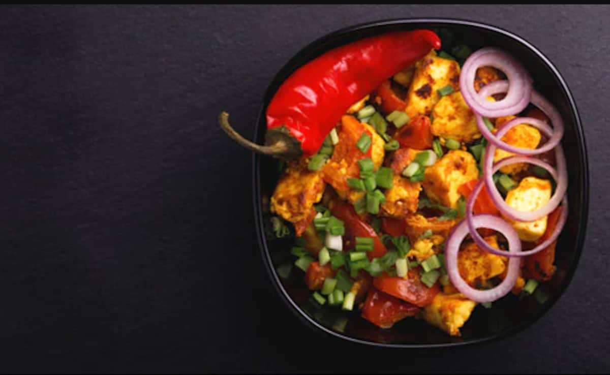 Desi Chinese Noodles is a favourite dish of many