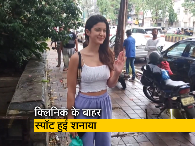 नो मेकअप लुक में नजर आई शनाया कपूर, जीता फैंस का दिल