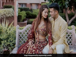 Sangram Singh की दुल्हनिया Payal Rohtagi के प्री वेडिंग लुक्स देख फैंस हुए हैरान, देखना होगा ब्राइडल लुक में Alia Bhatt या Mouni Roy किसको देंगी मात Sangram Singh की दुल्हनिया Payal Rohtagi के प्री वेडिंग लुक्स देख फैंस हुए हैरान, देखना होगा ब्राइडल लुक में Alia Bhatt या Mouni Roy किसको देंगी मात