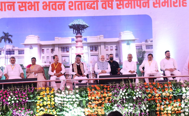तेजस्वी यादव ने पीएम मोदी से की कर्पूरी ठाकुर को भारतरत्न देने की मांग