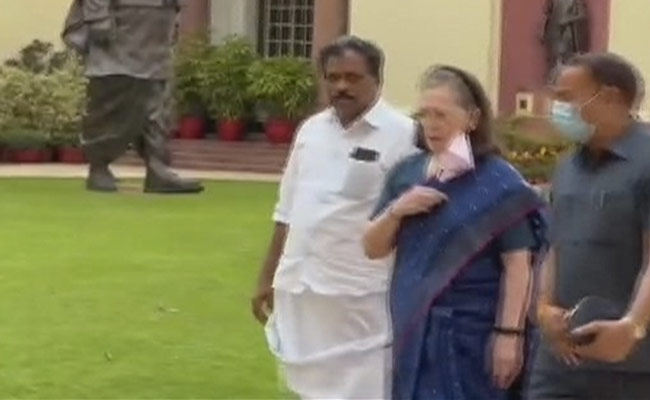 "What's My Fault?" Sonia Gandhi Asked BJP MP Before Smriti Irani Cut In With "Madam..."