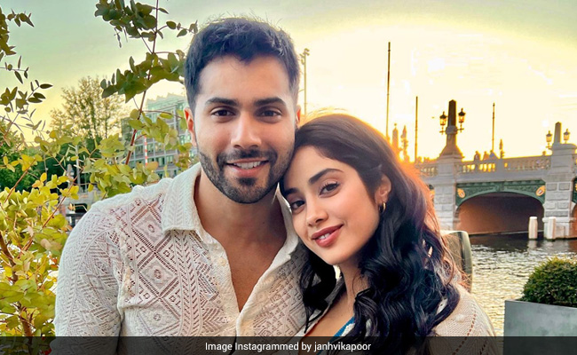 Janhvi Kapoor, Varun Dhawan's Matching Crochet Looks Causes A <i>Bawaal</i> In Amsterdam