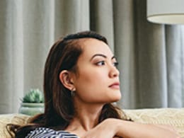 ओवरथिंकिंग आपके प्रोफेशनल लाइफ पर डालती है बुरा असर, इन तरीकों से करिए मन शांत