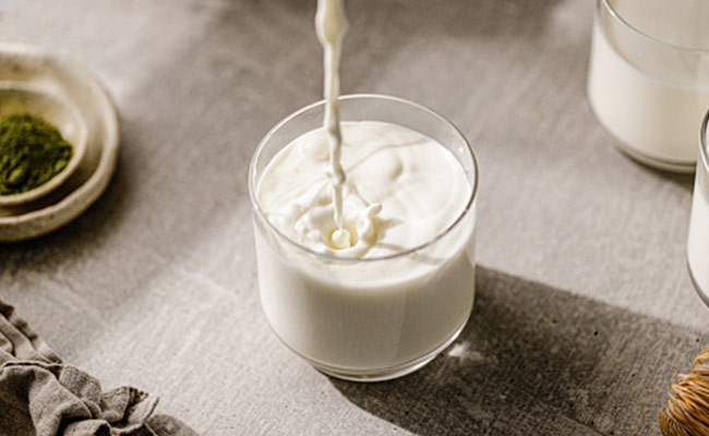 Vegan diet: Oat milk contains more protein than almond milk