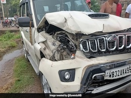 Car In BJP's Suvendu Adhikari Convoy Hit By Truck, None Hurt Car In BJP's Suvendu Adhikari Convoy Hit By Truck, None Hurt