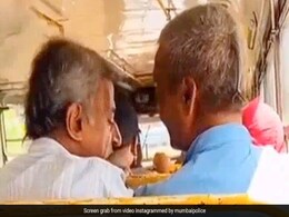 Mumbai Police Shares Viral Video Of Men Fighting Over Bus Seat To Give Road Safety Advice Mumbai Police Shares Viral Video Of Men Fighting Over Bus Seat To Give Road Safety Advice
