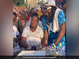 Watch: Chris Gayle Celebrates Jamaican Carnival In "Universe Boss" Style Watch: Chris Gayle Celebrates Jamaican Carnival In "Universe Boss" Style