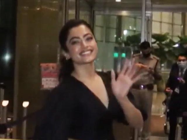 Airport Spotting: Rashmika Mandanna Airport Spotting: Rashmika Mandanna