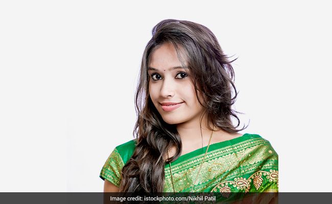 हरियाली तीज पर महिलाएं क्यों पहनती हैं हरे रंग के कपड़े, जानिए इसके पीछे का कारण और महत्व