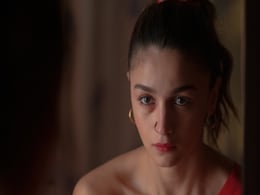 Darlings Teaser: आलिया भट्ट की 'डार्लिंग्स' का टीजर रिलीज, फैन्स बोले- मेंढक-बिच्छू की कहानी का अंत क्या होगा Darlings Teaser: आलिया भट्ट की 'डार्लिंग्स' का टीजर रिलीज, फैन्स बोले- मेंढक-बिच्छू की कहानी का अंत क्या होगा