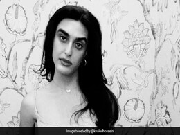 Khaled Hosseini ने अपनी ट्रांसजेंडर बेटी हारिस के लिए लिखा प्यार भरा नोट, कहा- मुझे तुम पर गर्व है   Khaled Hosseini ने अपनी ट्रांसजेंडर बेटी हारिस के लिए लिखा प्यार भरा नोट, कहा- मुझे तुम पर गर्व है