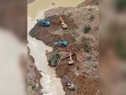 मणिपुर भूस्खलन हादसा : 16 की मौत, 55 अब भी लापता; बचाव कार्य जोरों पर मणिपुर भूस्खलन हादसा : 16 की मौत, 55 अब भी लापता; बचाव कार्य जोरों पर