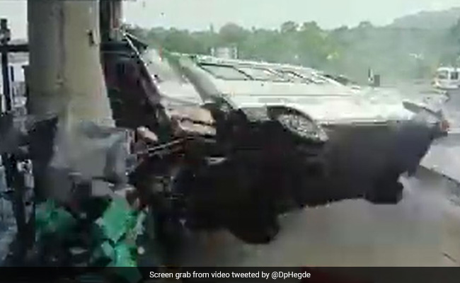 On Camera, Massive Ambulance Crash At Toll Booth In Karnataka, 4 Dead