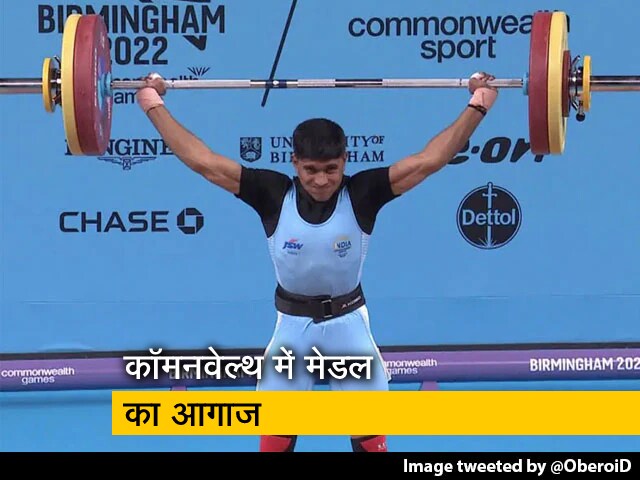 भारत के संकेत सरगर ने 55 किग्रा भारोत्तोलन में जीता सिल्वर पदक