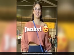 Janhvi Kapoor का एयरपोर्ट लुक है जबरदस्त, आप भी ले सकती हैं उनके कैजुअल लुक से टिप्स Janhvi Kapoor का एयरपोर्ट लुक है जबरदस्त, आप भी ले सकती हैं उनके कैजुअल लुक से टिप्स