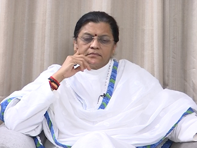 Sonia Gandhi vs Smriti Irani: Who Heckled Whom?