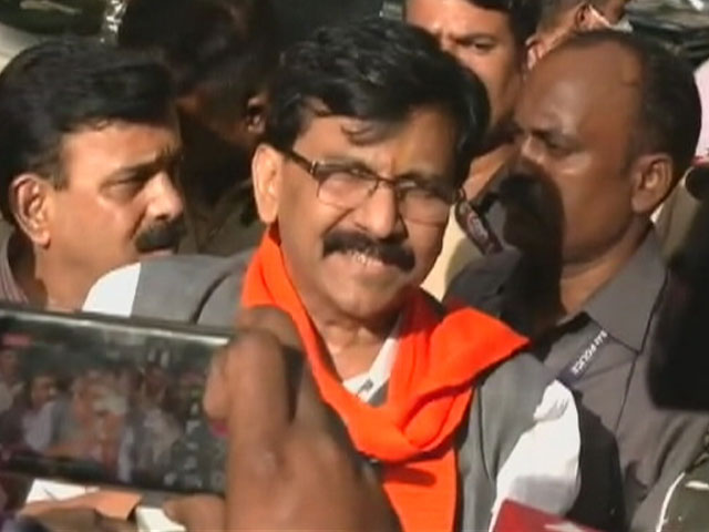 "I Won't Bow Down": Sena's Sanjay Raut Outside Probe Agency Office