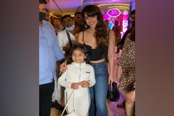 Disha Patani And Her Super Cute Fan Disha Patani And Her Super Cute Fan