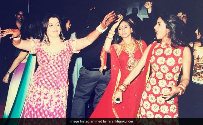 Priyanka Chopra And Rani Mukerji Dancing At Farah Khan's <i>Sangeet</i> - Talk About Epic Throwbacks
