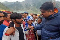 "Cylinder Fell On My Feet, Lost Money": Rescued Amarnath Pilgrim To NDTV "Cylinder Fell On My Feet, Lost Money": Rescued Amarnath Pilgrim To NDTV