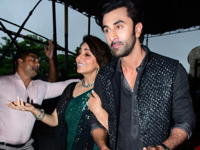 "<i>Badhaai Ho</i>," Said Paparazzi, Congratulating Dad-To-Be Ranbir. Neetu Kapoor's Reaction