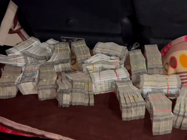 Huge Amount Of Cash Found In Car In Bengal, 3 Congress MLAs Detained
