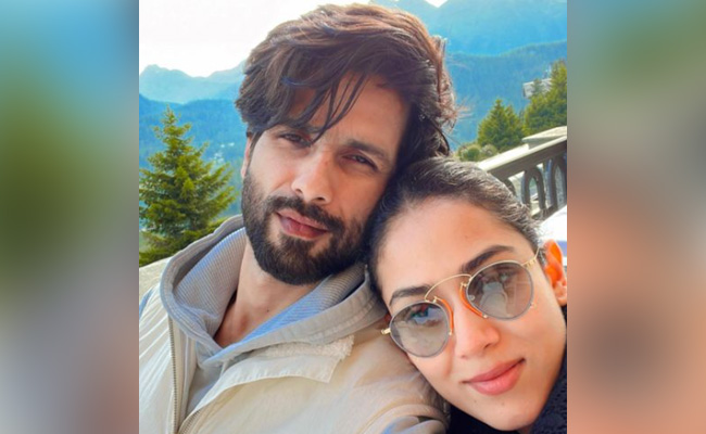 मीरा के फोन पर अधिक समय बिताने की आदत पर शाहिद ने कसा तंज, यूं उतारी नकल तो फैंस हंस -हंस कर हुए लोट- पोट