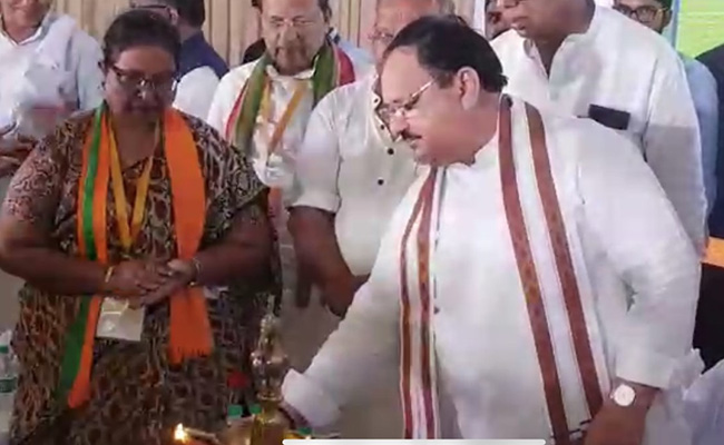 जेपी नड्डा ने बीजेपी की बैठकों के पहले पटना में किया बड़ा रोड शो