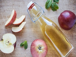 स्किन और बालों पर इन 7 तरीकों से फायदा पहुंचाता है Apple Cider Vinegar, जान लीजिए इसे इस्तेमाल करने का सही तरीका  स्किन और बालों पर इन 7 तरीकों से फायदा पहुंचाता है Apple Cider Vinegar, जान लीजिए इसे इस्तेमाल करने का सही तरीका