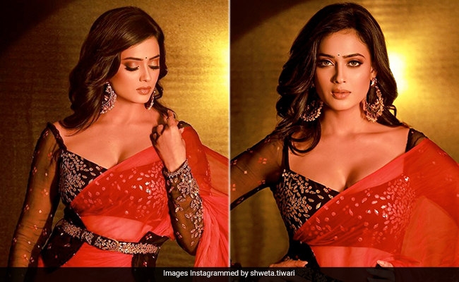 Your Ethnic Game May Not Be Perfect, But Then Again, You're Not Shweta Tiwari In A Ruffled Red <i>Saree</i>