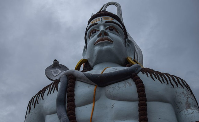 Sawan 2022: सावन मास में सपने में इन 4 चीजों को देखना माना गया है बेहद शुभ, जानें क्या मिलते हैं संकेत!