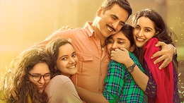 Akshay Kumar Feasting On Misal Pav With Crew Is Giving Us Mid-Week Motivation
