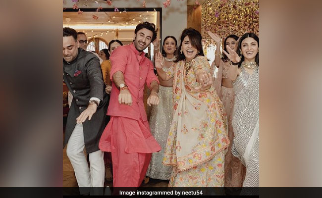 Happy Birthday Neetu Kapoor: Why We Love Stopping By Her Instagram Profile, Explained In Pics