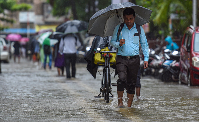 मौसम विभाग ने दी राजस्थान के कई इलाकों में भारी बारिश की चेतावनी मौसम विभाग ने दी राजस्थान के कई इलाकों में भारी बारिश की चेतावनी