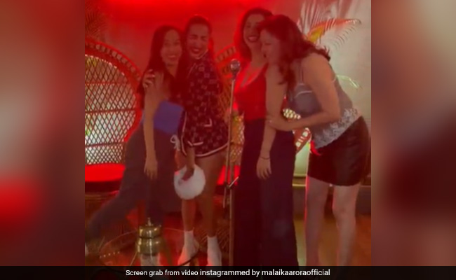Malaika Arora's Karaoke Session With Friends Is What Girls' Night Out Is All About