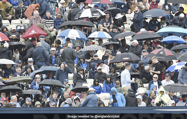 भारतीय फैंस कर रहे बर्मिंघम में बारिश की दुआ, Memes की हुई बरसात, बने ऐसे जोक्स..