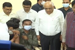 गुजरात के मुख्यमंत्री ने कोविड रोधी टीके की बूस्टर खुराक देने के मद्देनजर अभियान की शुरुआत की गुजरात के मुख्यमंत्री ने कोविड रोधी टीके की बूस्टर खुराक देने के मद्देनजर अभियान की शुरुआत की