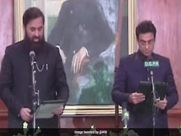 Pakistan में पंजाब CM को लेकर घमासान जारी, भड़के Imran, पूर्ण पीठ के गठन की अपील करेगी सरकार Pakistan में पंजाब CM को लेकर घमासान जारी, भड़के Imran, पूर्ण पीठ के गठन की अपील करेगी सरकार