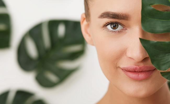 Here's Your Step-By-Step Guide For Dewy Makeup In Monsoon