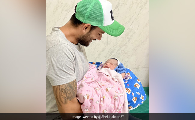 केकेआर का बल्लेबाज बना पिता, पोस्ट की तस्वीर, कभी सेलेक्टरों की खिंचायी की थी