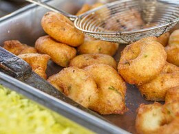 Love Vada's? We Have Some Easy Medu Vada Recipes That Will Be Ready In No Time