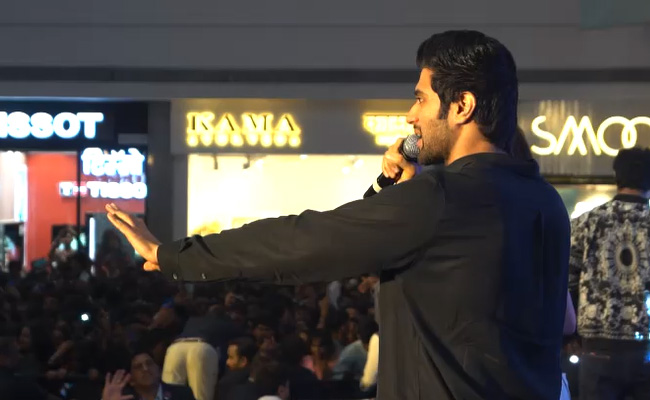 'लाइगर' के प्रमोशन में विजय देवराकोंडा को देख बेकाबू हुए फैंस, रद्द करना पड़ा इवेंट- Video Viral