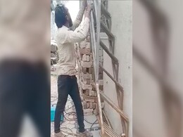 फोल्डिंग सीढ़ी को देखकर आनंद महिंद्रा हुए बेहद खुश, कहा- इस देश क्रियटिव लोगों की कमी नहीं है फोल्डिंग सीढ़ी को देखकर आनंद महिंद्रा हुए बेहद खुश, कहा- इस देश क्रियटिव लोगों की कमी नहीं है