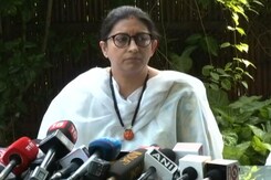 Smriti Irani Denies 18-Year-Old Daughter Runs Bar In Goa, Slams Congress Smriti Irani Denies 18-Year-Old Daughter Runs Bar In Goa, Slams Congress