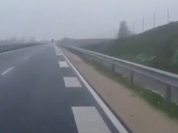 इस सड़क से गुजरते ही बजने लगता है म्यूजिक, सोशल मीडिया पर वायरल हुआ VIDEO इस सड़क से गुजरते ही बजने लगता है म्यूजिक, सोशल मीडिया पर वायरल हुआ VIDEO