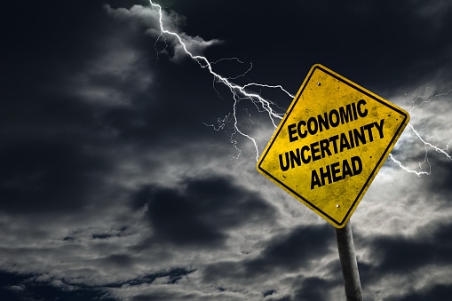 Er der snart en recession i USA? Den vigtigste indikator for obligationsmarkedet, rentekurven, skrigende Ja Er der snart en recession i USA? Den vigtigste indikator for obligationsmarkedet, rentekurven, skrigende Ja