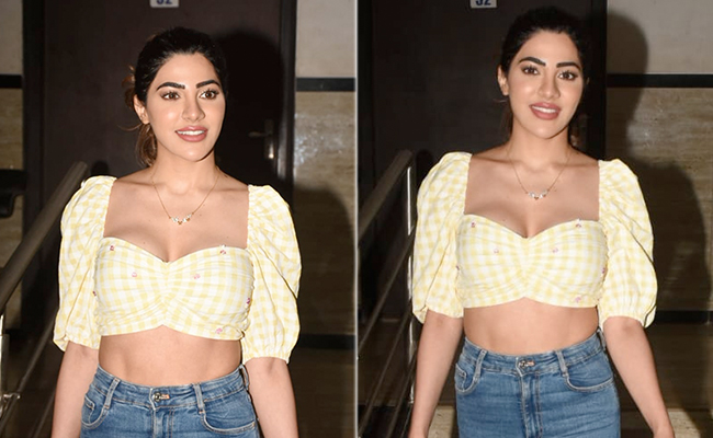 It's Always A Chic Summer Day For Nikki Tamboli And Her Crop Tops And Jeans