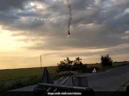 Viral Video : Ukraine ने किए Russian Fighter Jet के टुकड़े , ऐसे बनाया निशाना Viral Video : Ukraine ने किए Russian Fighter Jet के टुकड़े , ऐसे बनाया निशाना