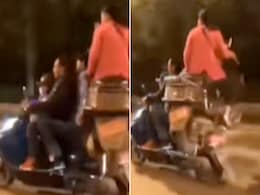 सड़क पर यह अजीबोगरीब अनोखा स्टंट देखकर चकरा जाएगा दिमाग, कतई ट्राई न करें सड़क पर यह अजीबोगरीब अनोखा स्टंट देखकर चकरा जाएगा दिमाग, कतई ट्राई न करें