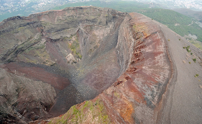 Selfie-Taking Tourist Loses Phone On Top Of Mount Vesuvius, Falls Into Crater While Retrieving It